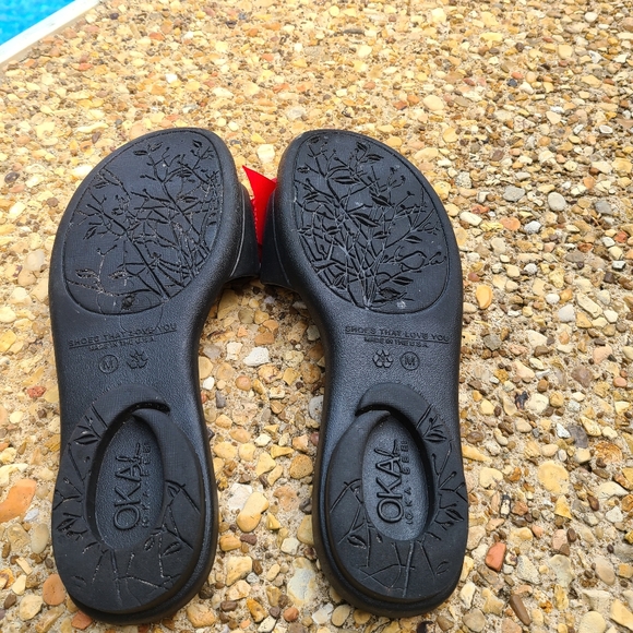 OKAb Black Sandals With Red Polka Dot Bow - Picture 6 of 8